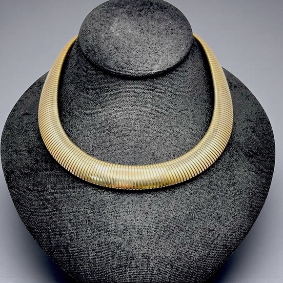 Vintage Jewelry - Bold Chic Vintage Polished Gold Tone Omega Statement Choker Necklace